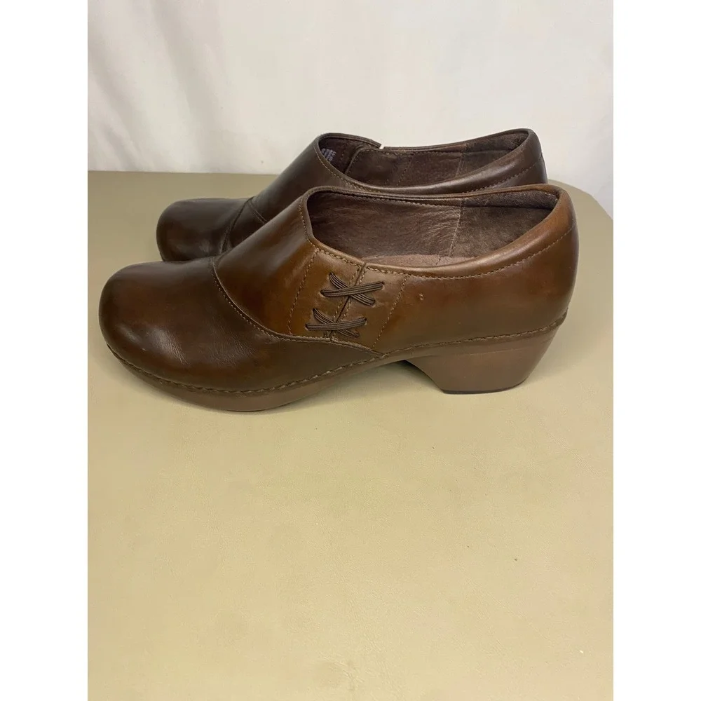 Dansko Stacie Brown Leather Nursing Mules Clogs Women 39 Slip On Shoes Comfort